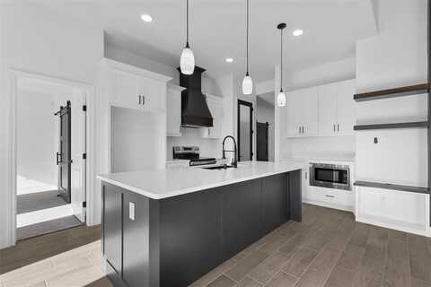 5512 San Jacinto Drive, Granbury, TX 76048