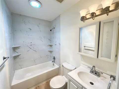 802 Kingswood Avenue, Richardson, TX 75080