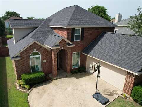 708 W Lonesome Dove Trail, Arlington, TX 76001