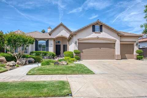 141 Houston Avenue, Clovis, CA 93611