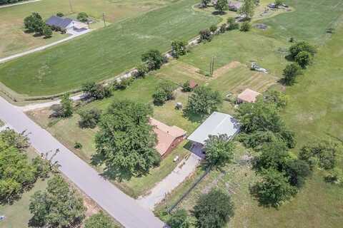 109 Honeysuckle, Paradise, TX 76073