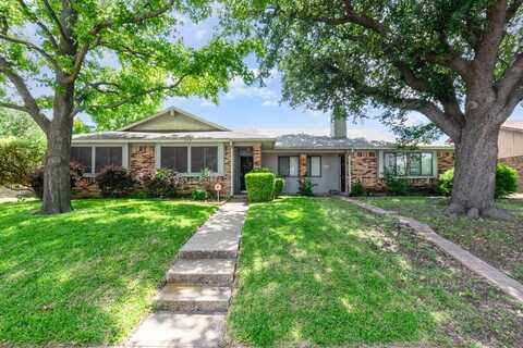 208 E Amberway Lane, Garland, TX 75040