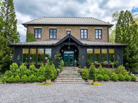 13084 Canada Rd, Tuckasegee, NC 28783