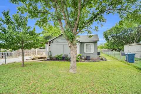 121 Chowning Drive, DeSoto, TX 75115
