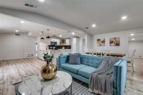 122 Wallace Drive, Garland, TX 75041