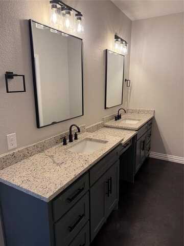 401 Pecan Street, Grandview, TX 76050