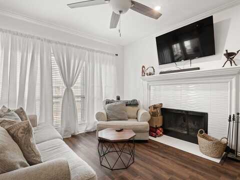 2500 Peargrove Circle, Arlington, TX 76006