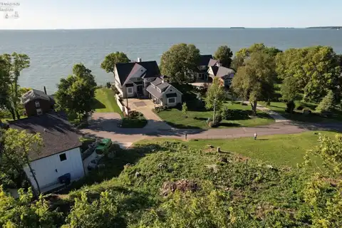 4264 Cliff, Port Clinton, OH 43452