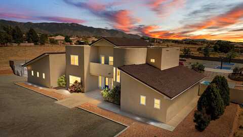 8820 Florence Avenue NE, Albuquerque, NM 87122