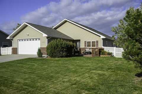 913 34th St, Cody, WY 82414
