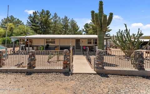 18995 E Saguaro Drive, Black Canyon City, AZ 85324