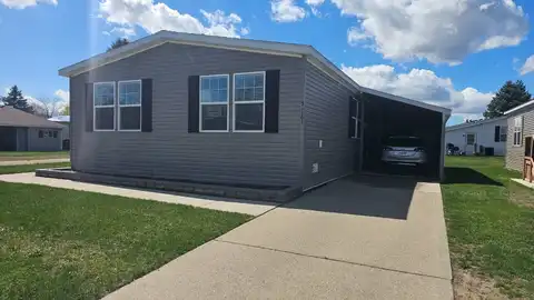 51161 Union St, Belleville, MI 48111
