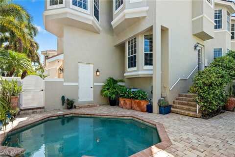 838 9th Avenue S, Naples, FL 34102