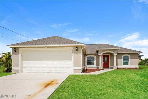 2005 Christopher Avenue N, Lehigh Acres, FL 33971
