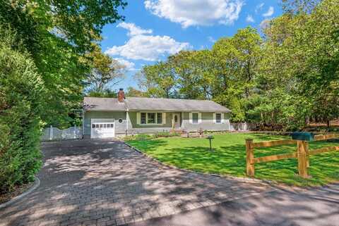167 WOODBINE DR, East Hampton, NY 11937