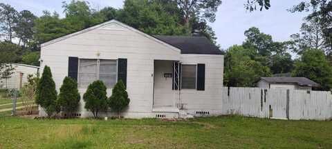 121 Woods Dr, Dothan, AL 36301