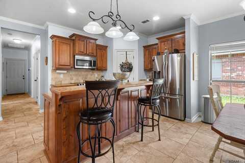 38209 Shelby Dr, Denham Springs, LA 70706