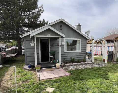 3706 Grant Lp, West Richland, WA 99353