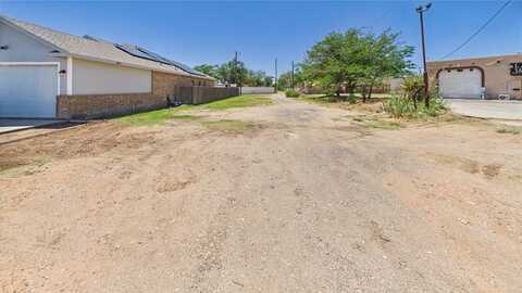 930 S Crane Ave, Odessa, TX 79763