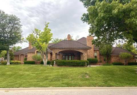 2561 N Chestnut Dr, Pampa, TX 79065