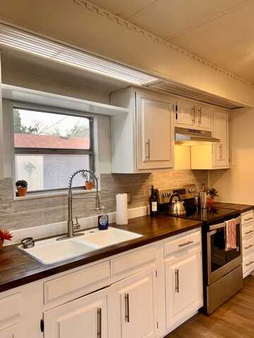 505 S. Adams, Beeville, TX 78102