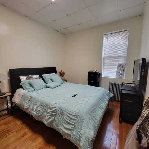 34-36 9 Street, Queens, NY 11106