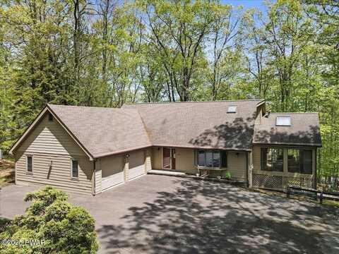 146 Cove Point Circle, Lakeville, PA 18438