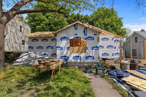 743 Davis, ROCKFORD, IL 61107