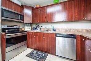 9461 Evergreen Pl, Davie, FL 33324