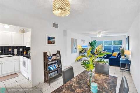 2555 NE 11th St, Fort Lauderdale, FL 33304