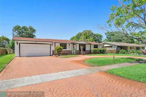 4421 NW 3rd Pl, Plantation, FL 33317