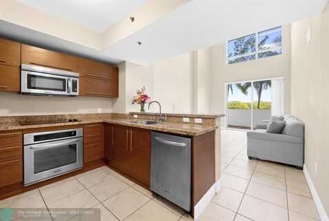 2641 N Flamingo Rd, Sunrise, FL 33323