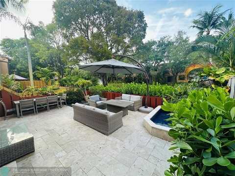 281 NE 16th Pl, Fort Lauderdale, FL 33305