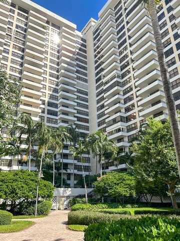 2500 Parkview Dr, Hallandale Beach, FL 33009