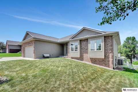 905 Chicory Lane, Hickman, NE 68372