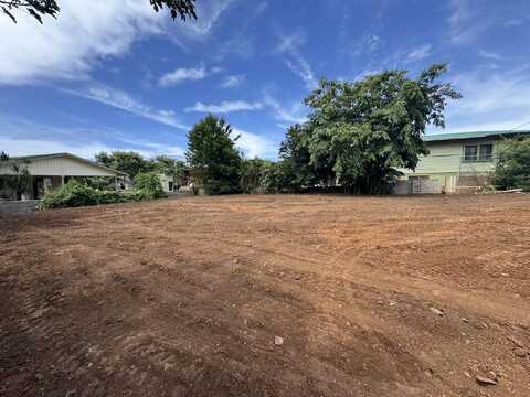 1592 Mill St, Wailuku, HI 96793