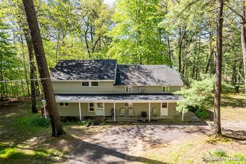 10436 Morgan Mills Avenue NE, Greenville, MI 48838