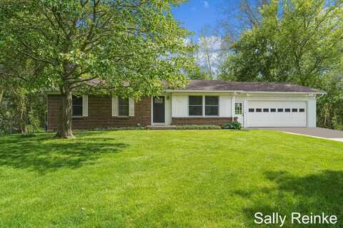 748 Marway NW, Comstock Park, MI 49321