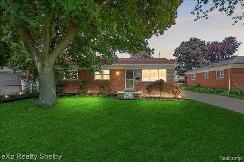 8929 HEADLEY Drive, Sterling Heights, MI 48314
