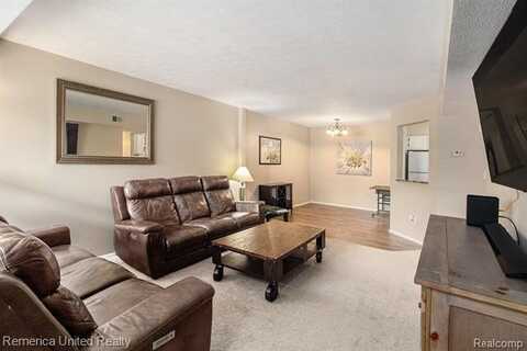 61216 GREENWOOD Drive, South Lyon, MI 48178
