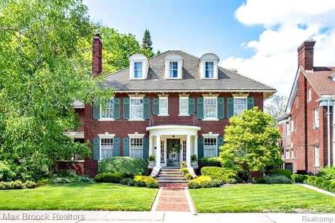 736 CHICAGO Boulevard, Detroit, MI 48202
