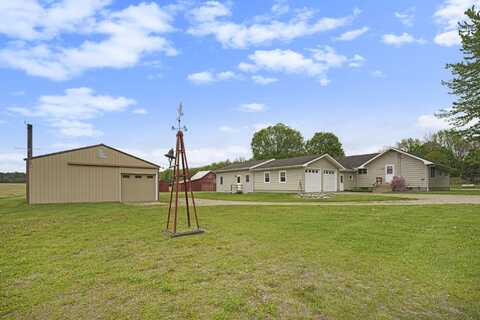 22571 CR 687, Bangor, MI 49013
