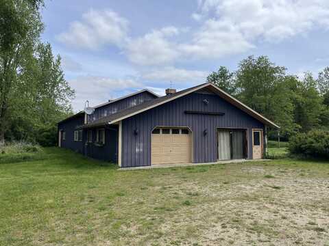 789 7th Street, Plainwell, MI 49080