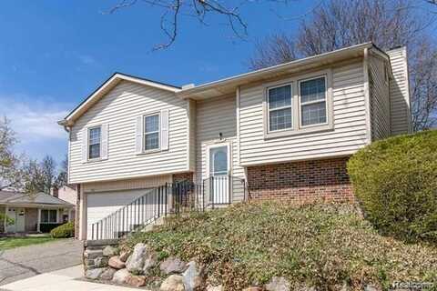 2975 ROUNDTREE Drive, Troy, MI 48083