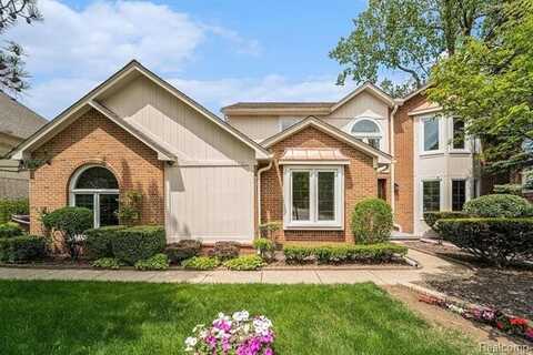 1590 PICADILLY Drive, Troy, MI 48084