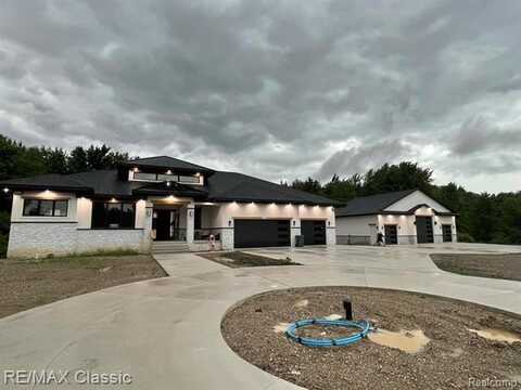 815 N Milford Road, Milford, MI 48381