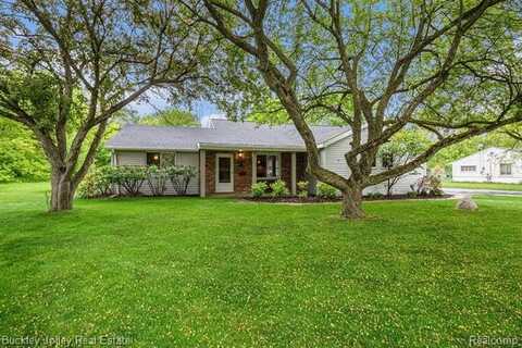 55755 PONTIAC TRAIL Court, New Hudson, MI 48165