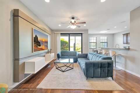 112 W Astor Circle, Delray Beach, FL 33484