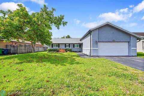 8540 NW 49th St, Lauderhill, FL 33351