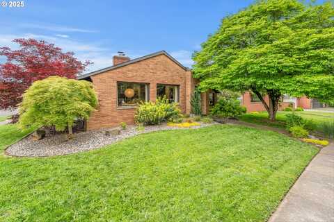 3905 NE HOLMAN ST, Portland, OR 97211